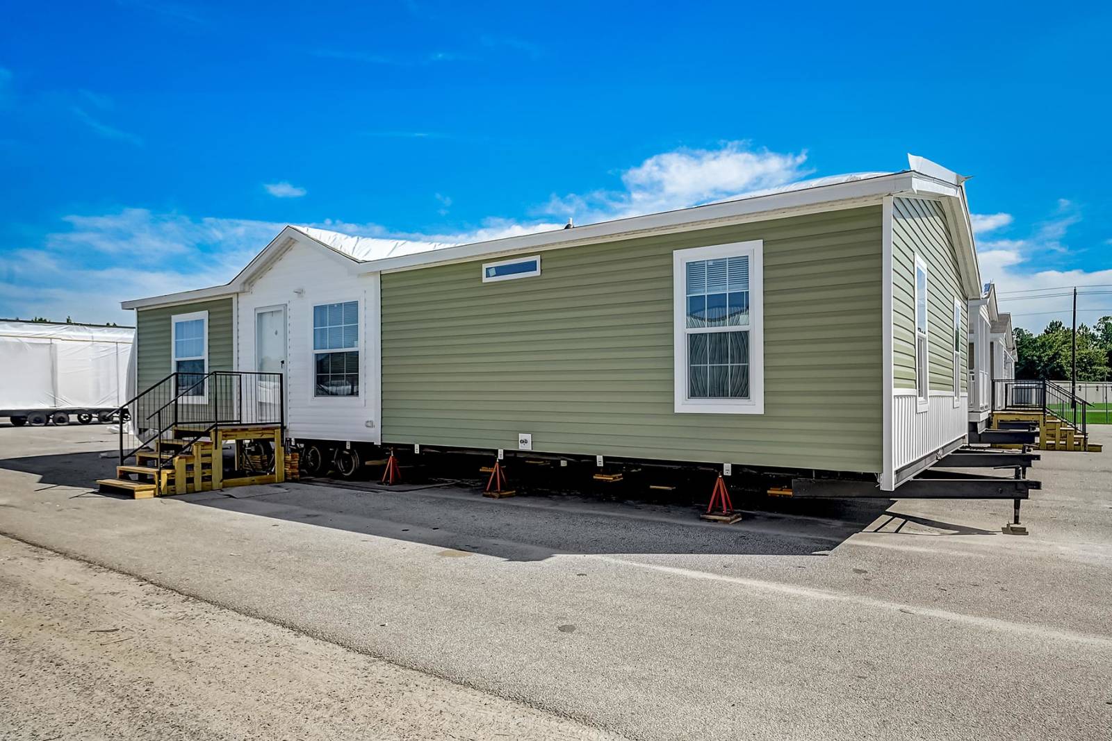 Grand Slam 2848302 Exterior