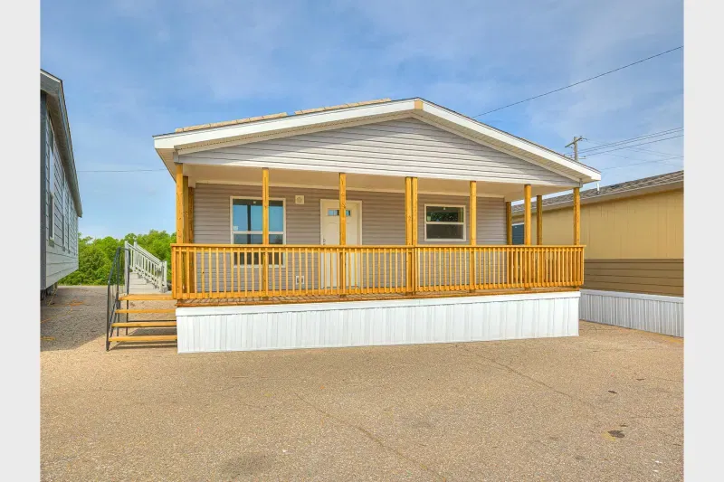 Prairie Dune 8810 Exterior