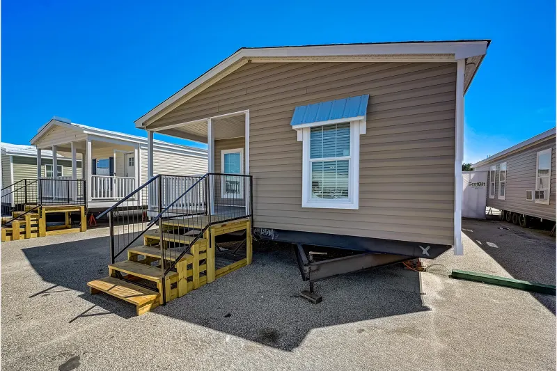 Champion Community 2444437 Exterior