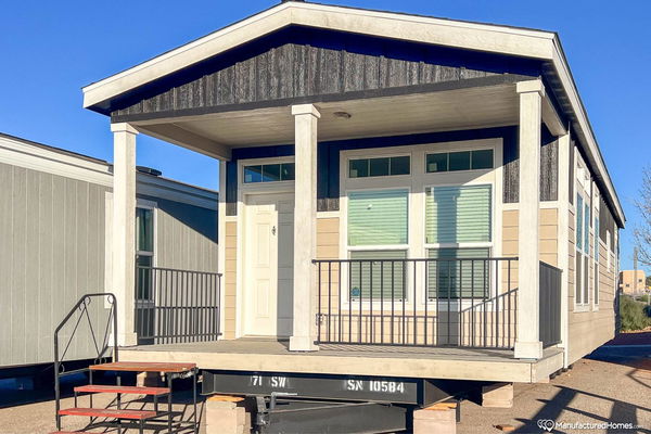 K1640a elevation, exterior, and hero home features