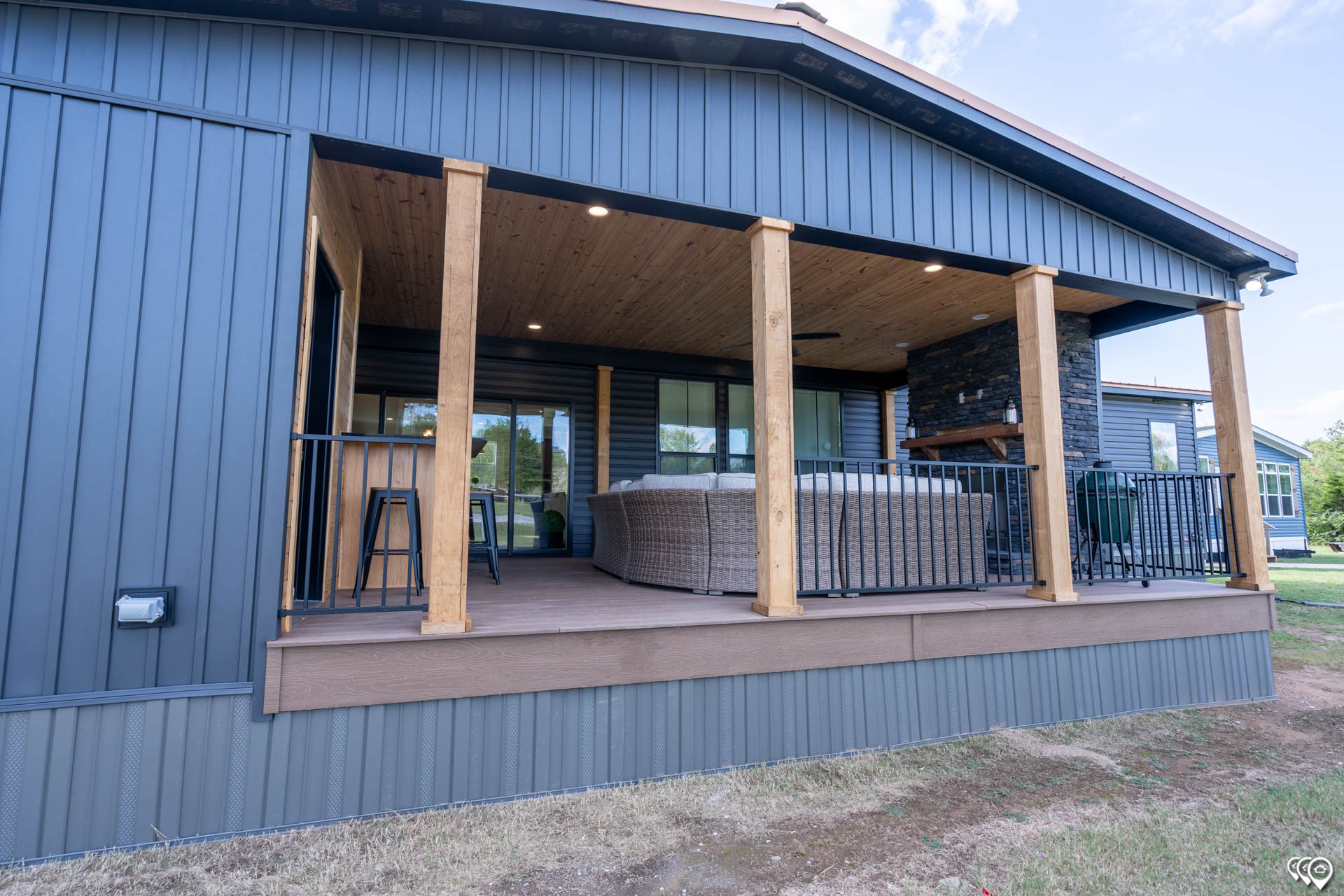 The Lost Creek Exterior