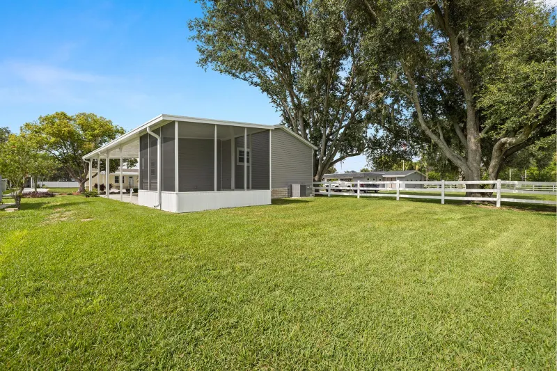 Champion Community 2444437 Exterior