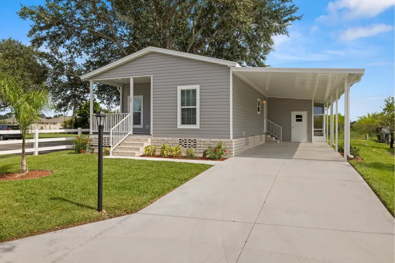 Champion Community 2444437 Exterior