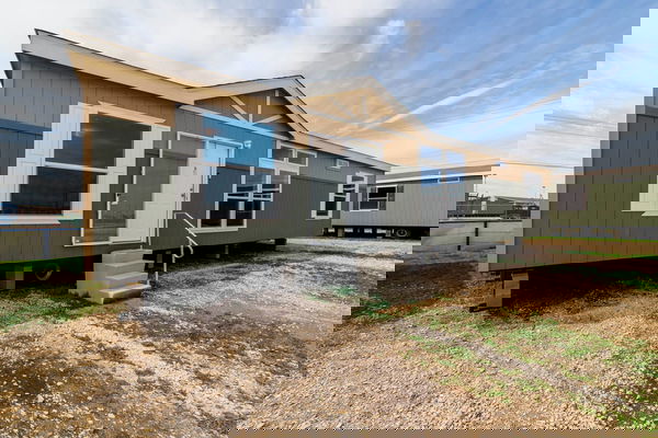 Nm3248b hero, elevation, and exterior home features