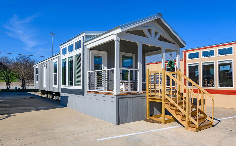 Sandpiper C44EP8 Exterior