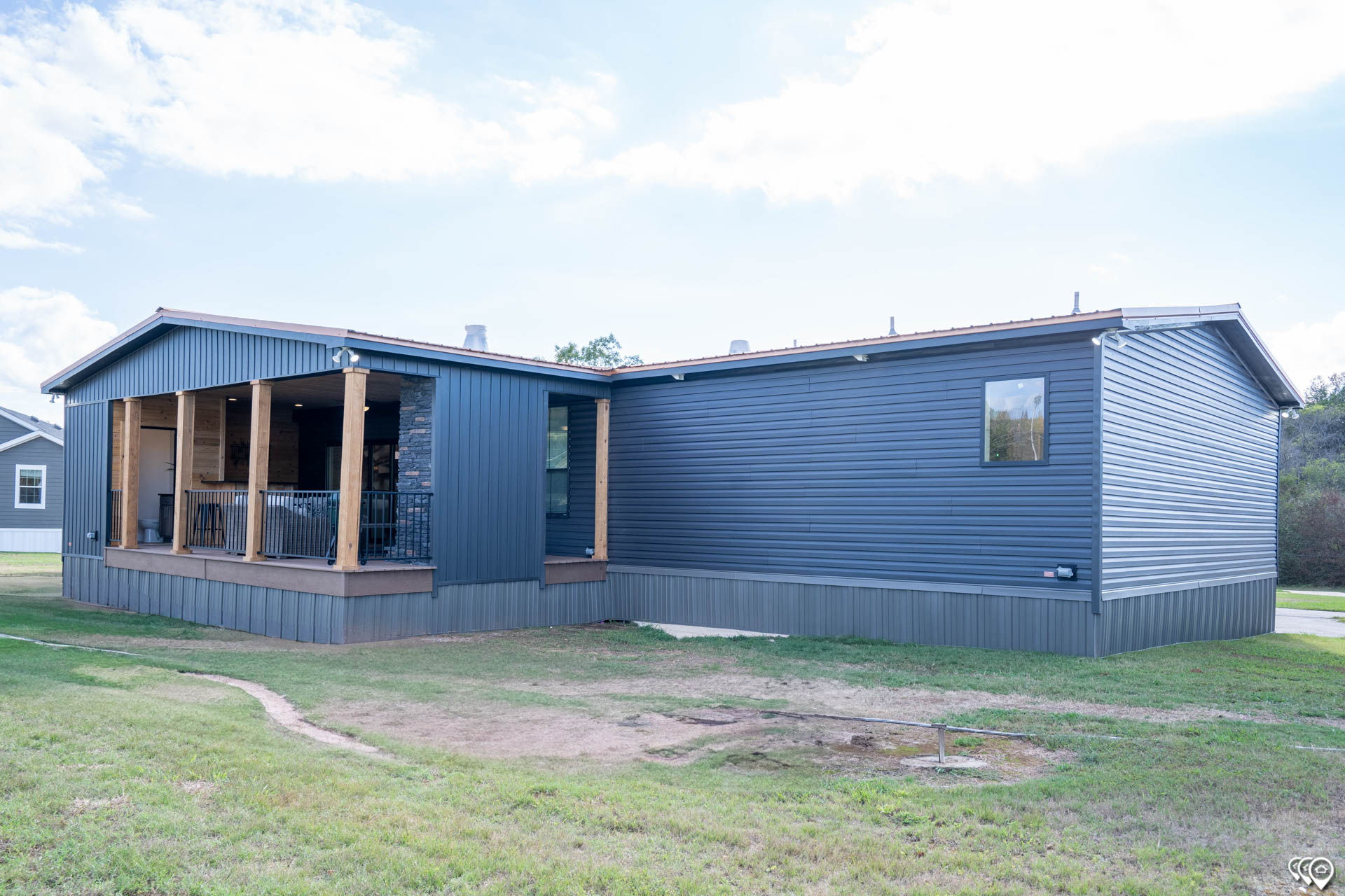 The Lost Creek Exterior