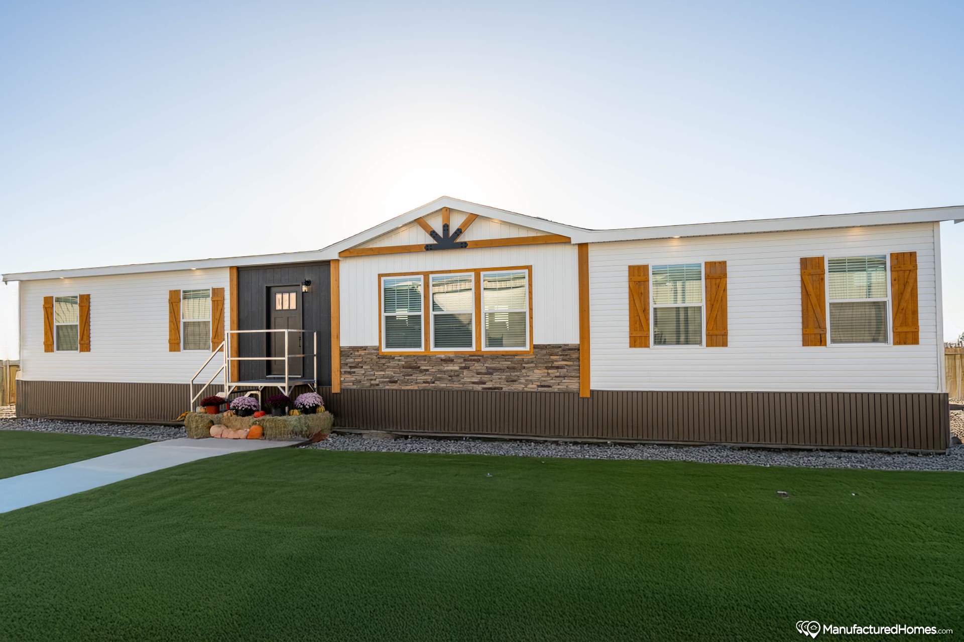 The Patton Creek Exterior