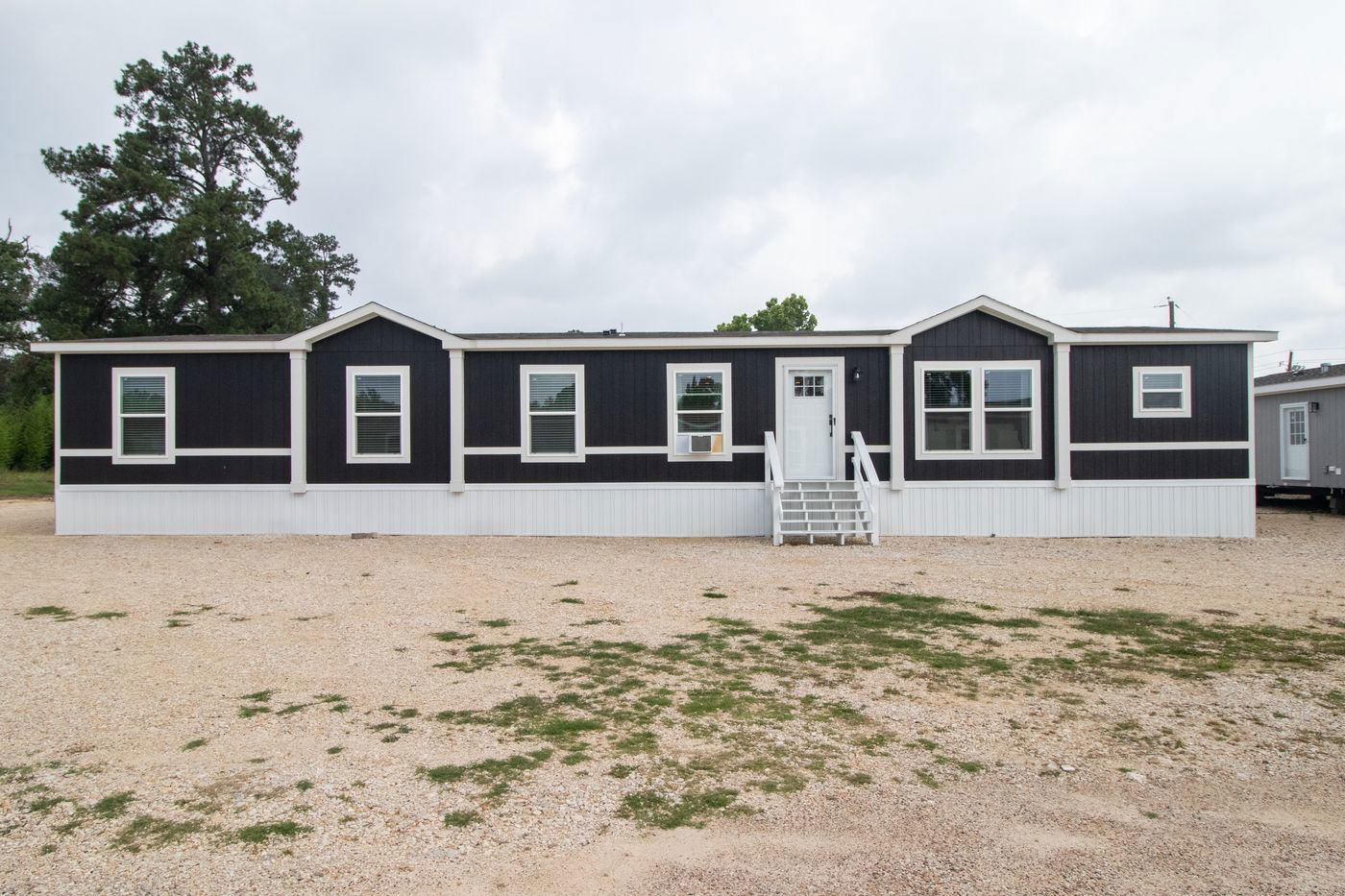 Breeze Farmhouse 72 Exterior