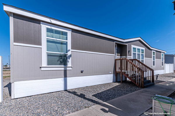 Yosemite 5643r hero, exterior, and elevation home features