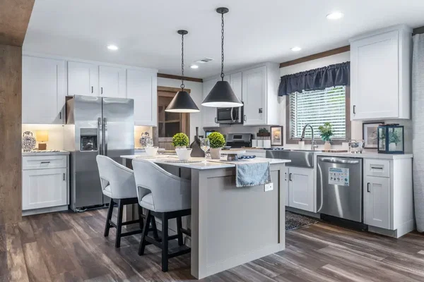 Everett hero home features