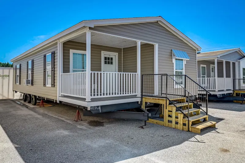 Champion Community 2444437 Exterior