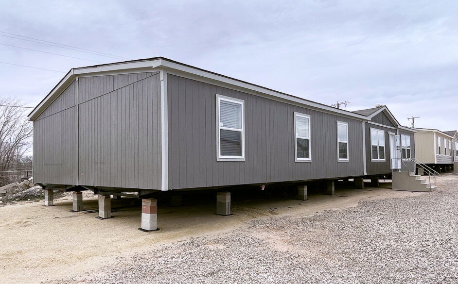 Frontier Lodge T68S Exterior