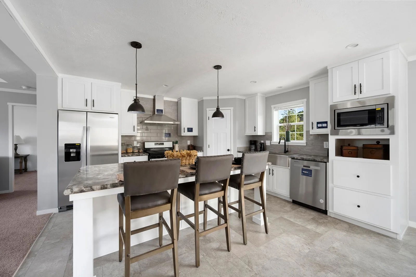 NE Mobile & Manufactured Homes background