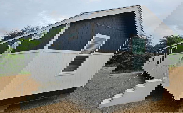 Baguette d62e hero, elevation, and exterior home features
