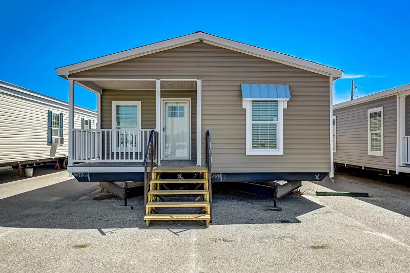 Champion Community 2444437 Exterior