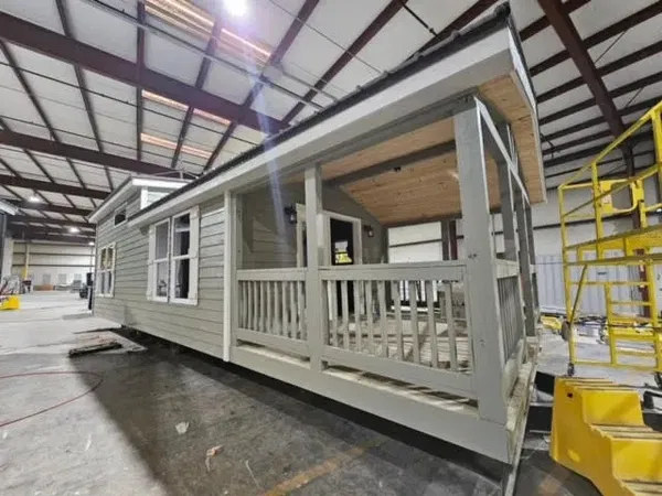 Meadowbrook| 4b 130 hero and exterior home features