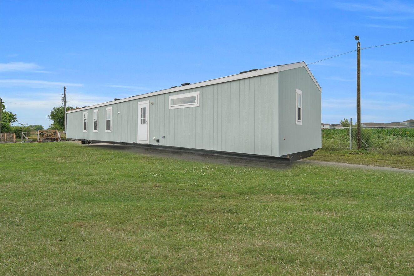 Valu Maxx Premier 16763A Exterior