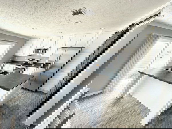 The stephens kitchen and hero home features