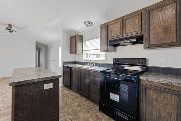 Emerald 16723a kitchen and hero home features
