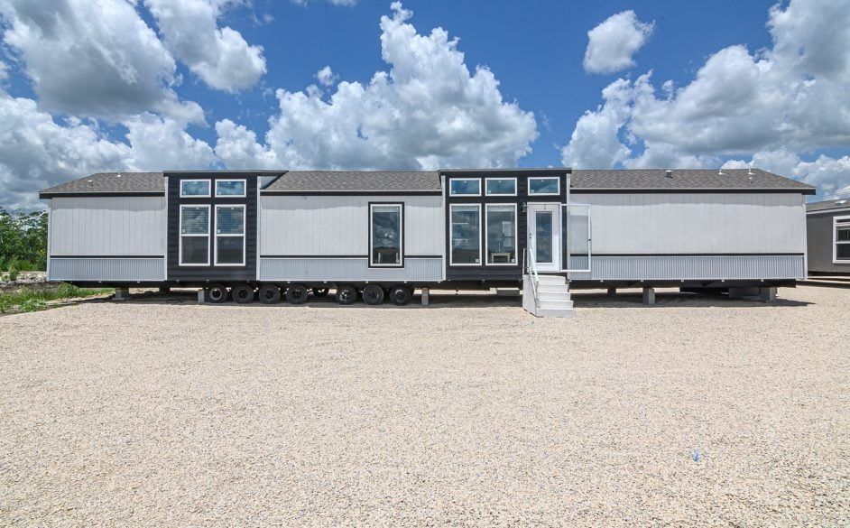 Opal 5663 Exterior