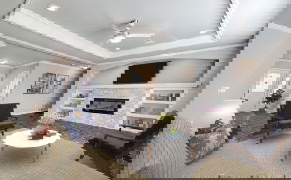 Comfort 5176 hero and interior home features