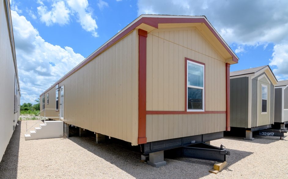 Gold Spur 5616 Exterior