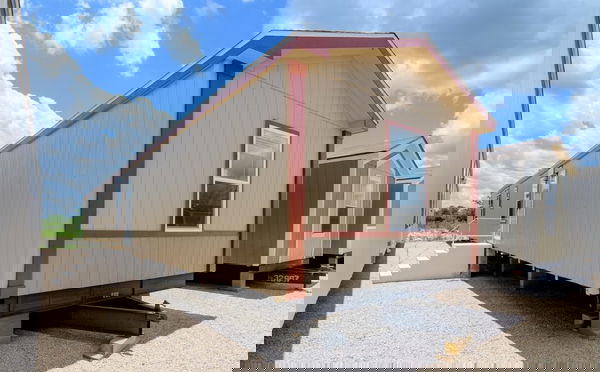 Gold spur 5616 hero, elevation, and exterior home features