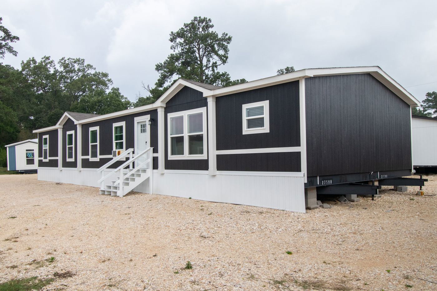 Breeze Farmhouse 72 Exterior