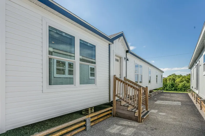 Prairie Dune 8978 Exterior